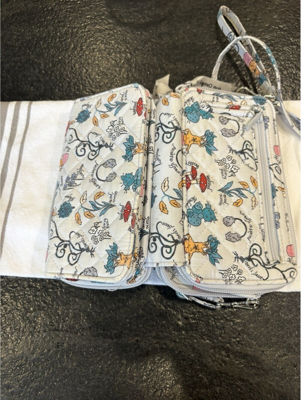Vera Bradley Harry Potter Floral Multicolor Crossbody Zip Wallet ID Window - Picture 12 of 13